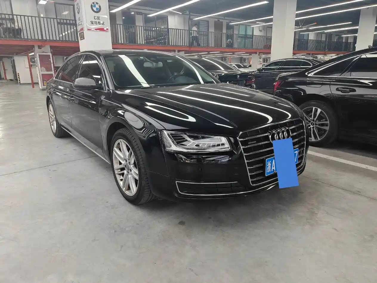 Photo 3 - Audi A8
