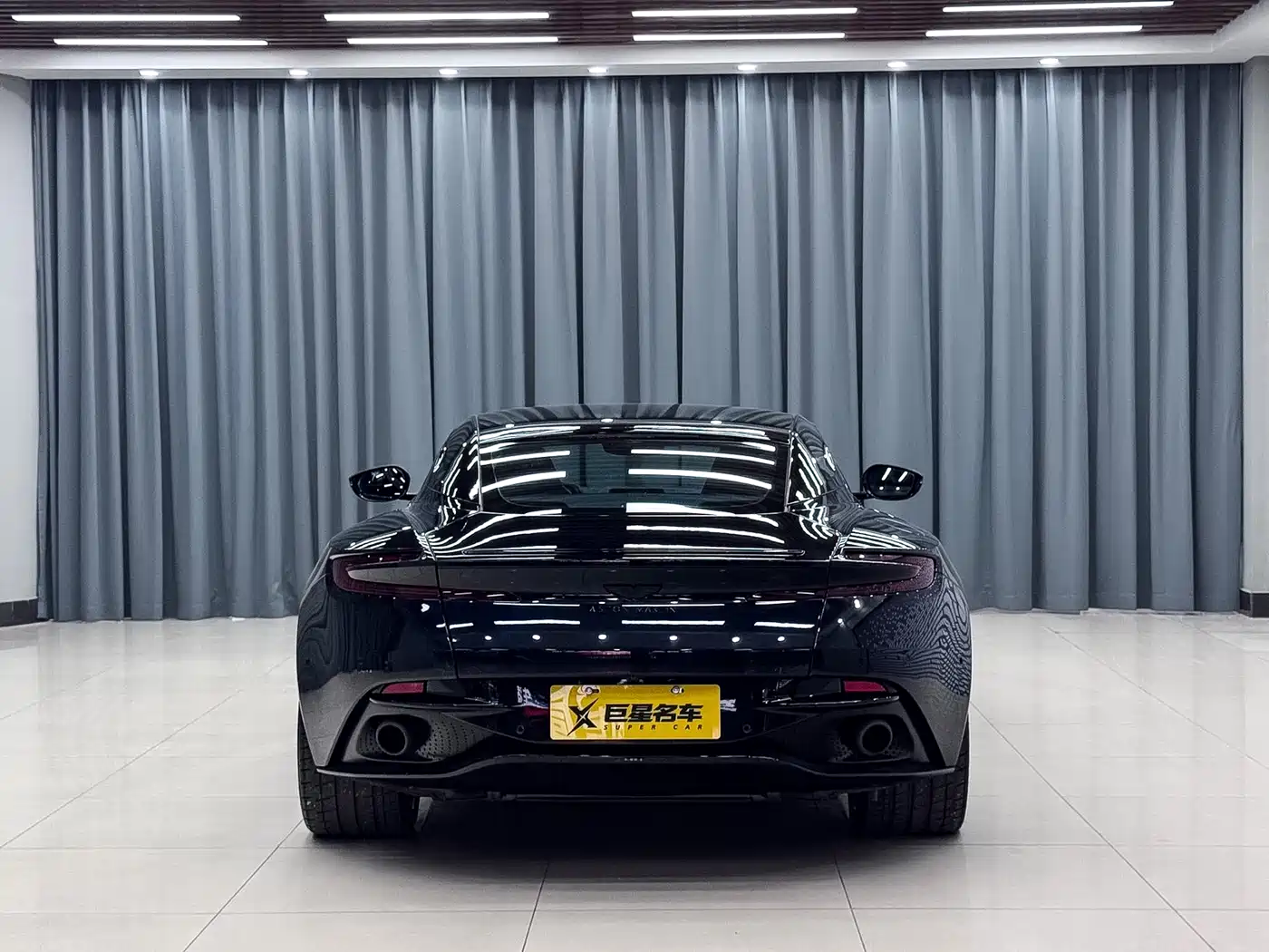 Aston Martin DB11 2017 2016 5.2T Launch Edition