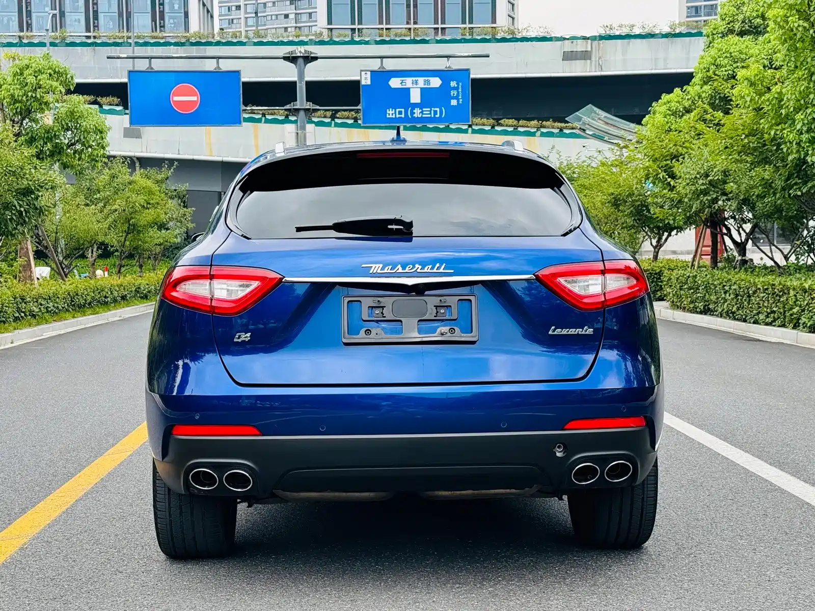 Photo 15 - Maserati Levante