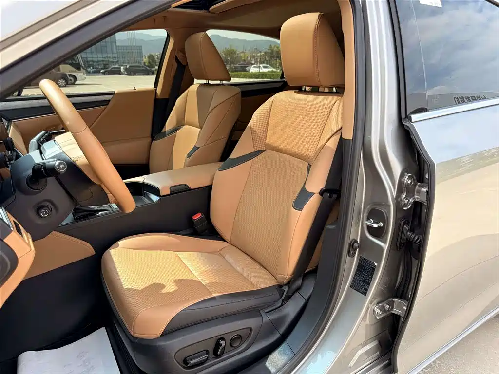 Lexus ES 2025 2025 200 Ultimate Edition