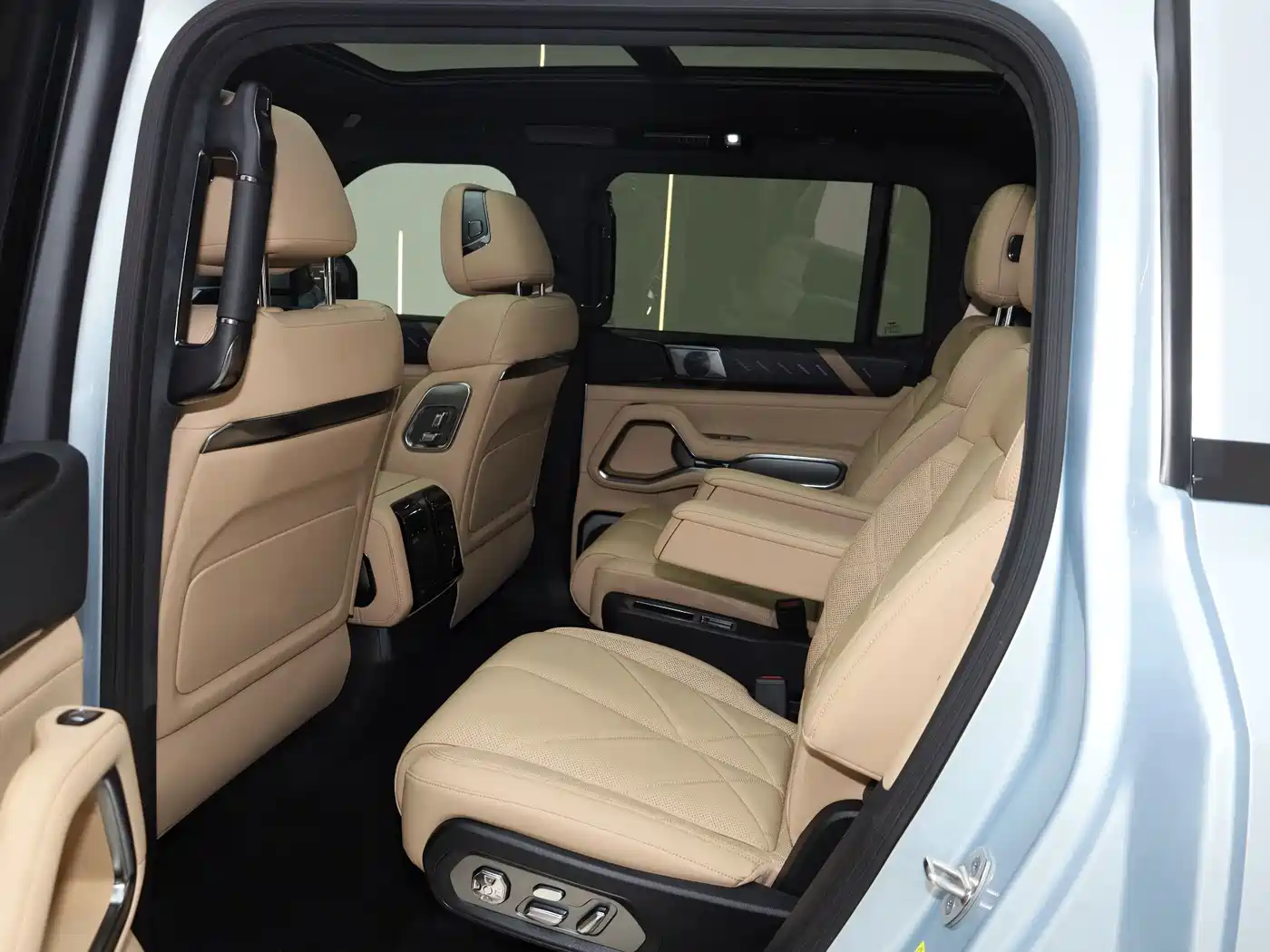 Fang Cheng Bao Leopard 8 2025 2025 Zhiyong Flagship 6-Seater