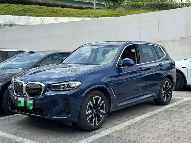 BMW iX3 2022