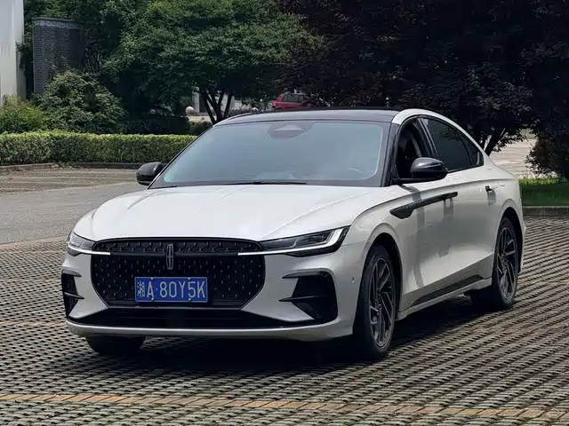 Lincoln Z 2023