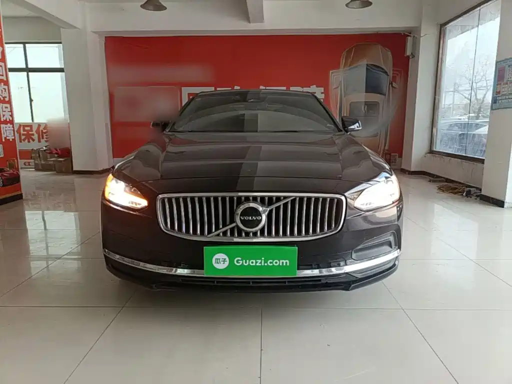 Фото 3 - Volvo S90