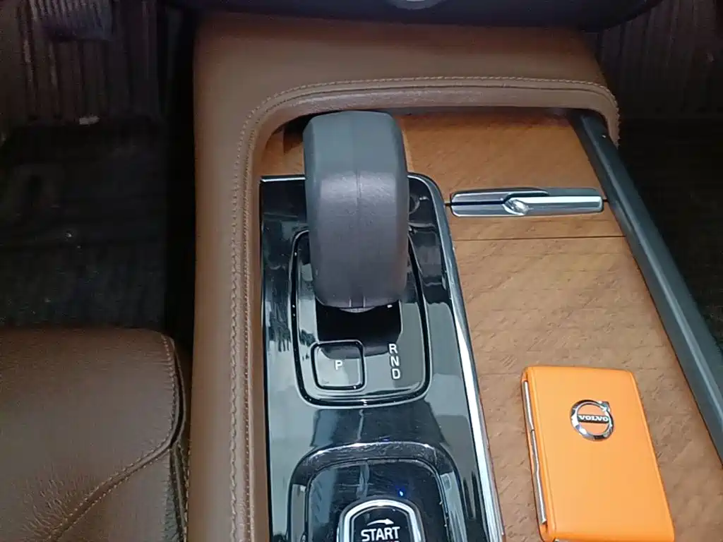 Фото 14 - Volvo S90