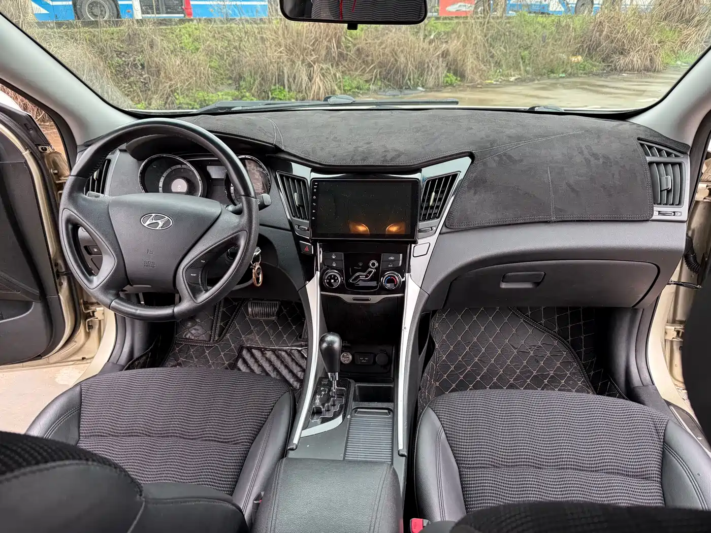 Hyundai Sonata 2011 2.0L Auto Leading Edition фото 13