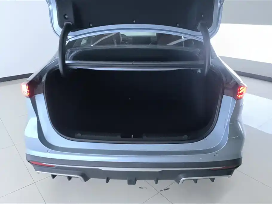 Geely Galaxy Galaxy L6 2025 EM-i 140km Starship Edition фото 4