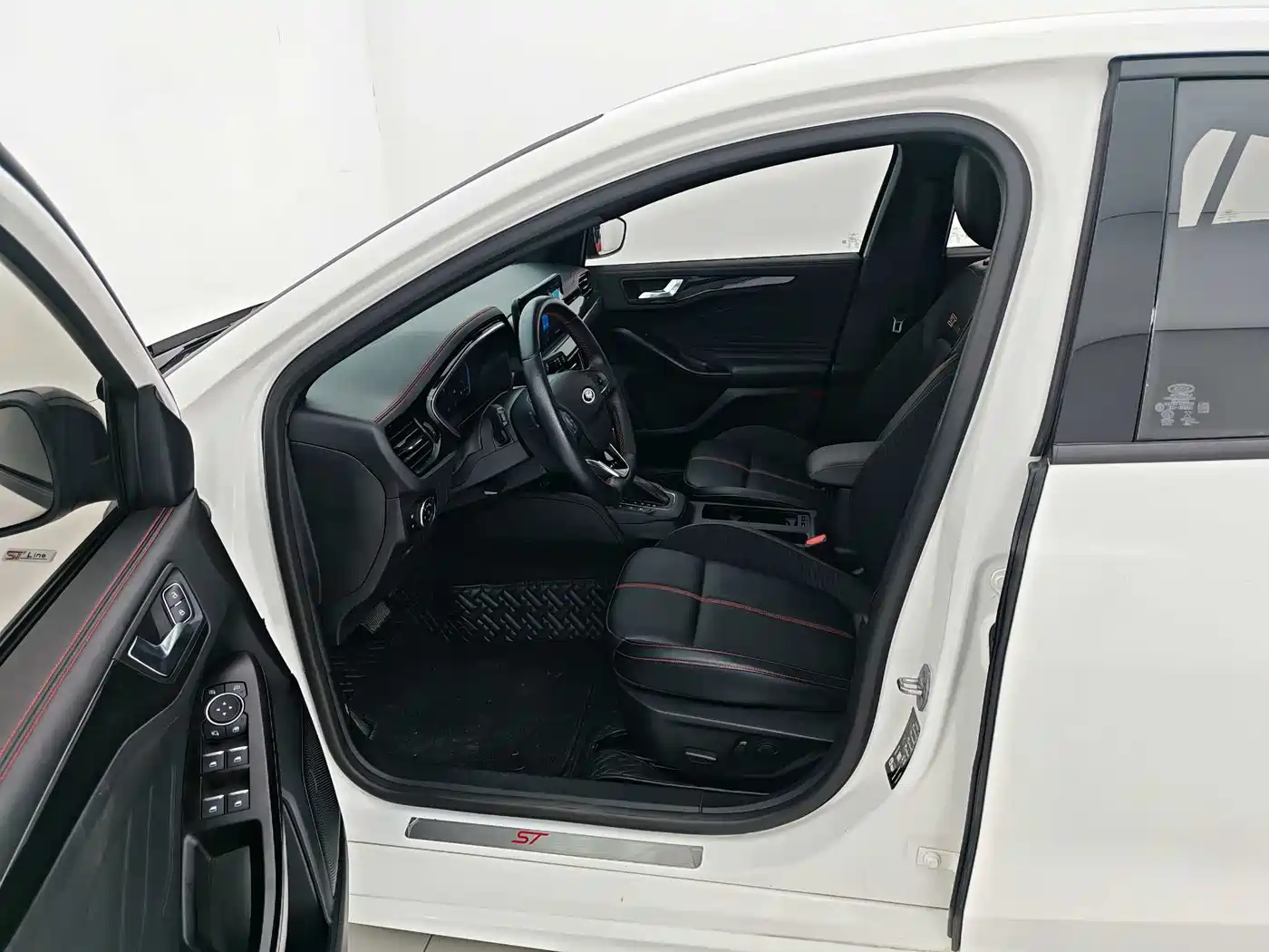 FORD FOX