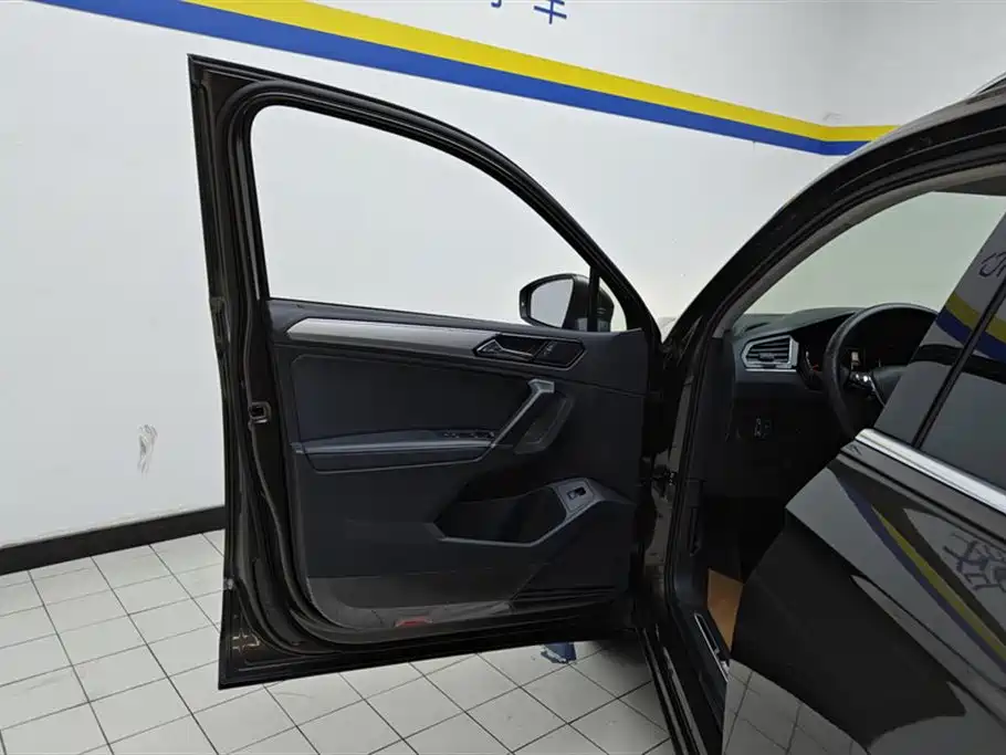 Volkswagen Tiguan L 2017 330TSI Automatic 2WD Flagship Edition фото 7