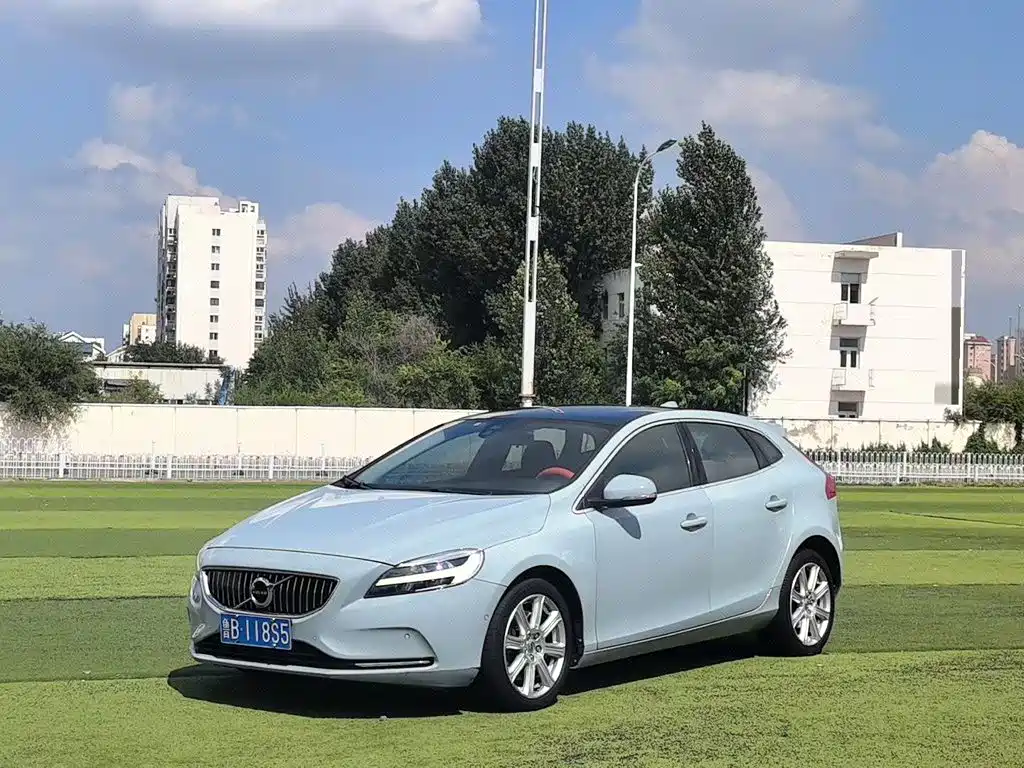 Volvo V40 2017 2017 T3 Momentum