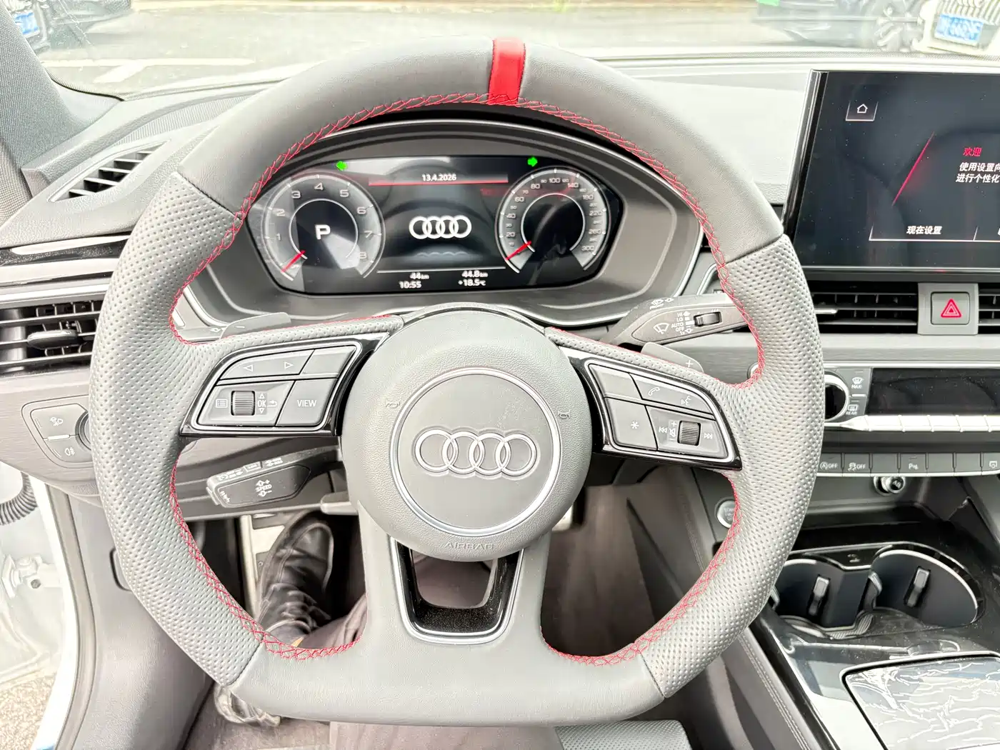 Audi A4L 2025 2 Million Celebration Edition 40 TFSI Luxury Dynamic фото 18