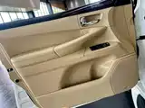 Фото 11 - Lexus LX