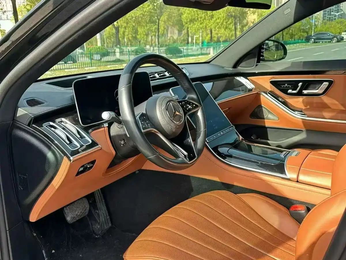 Photo 7 - Mercedes-Benz S-Class