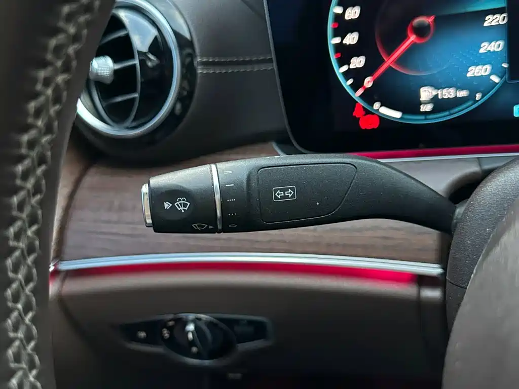 Фото 21 - Mercedes-Benz E-Class