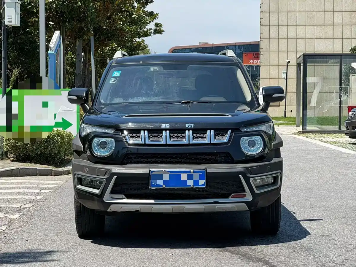 BAIC ORV Beijing Offroad BJ20 2017 2016 1.5T CVT Luxury