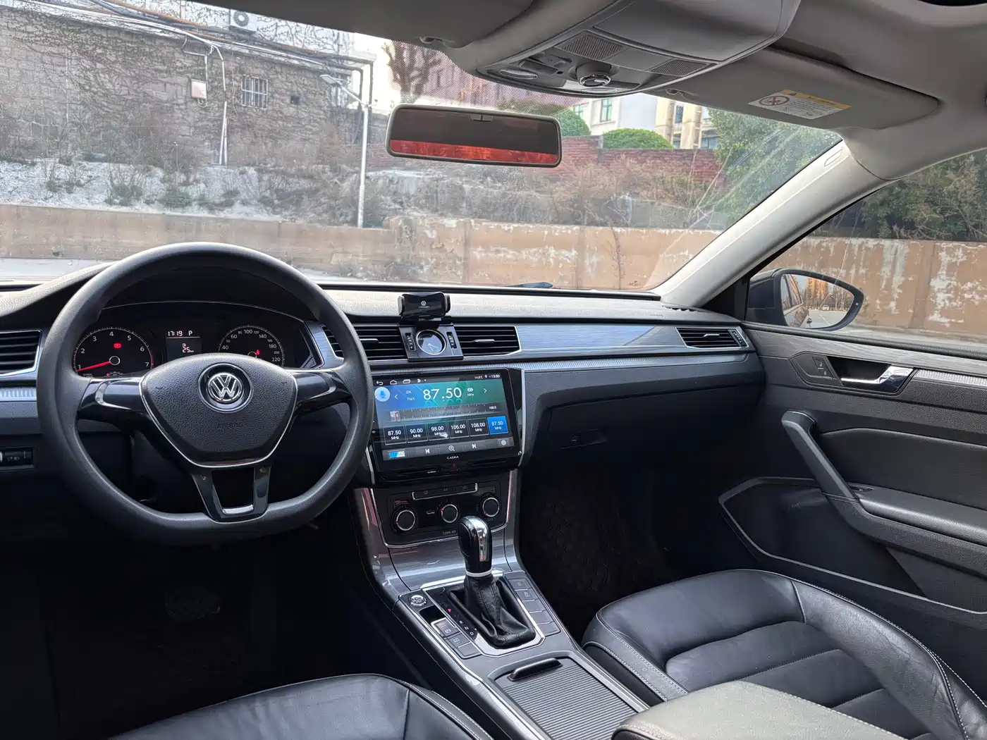 Volkswagen Passat 2015 1.8TSI Automatic Prestige Edition фото 14