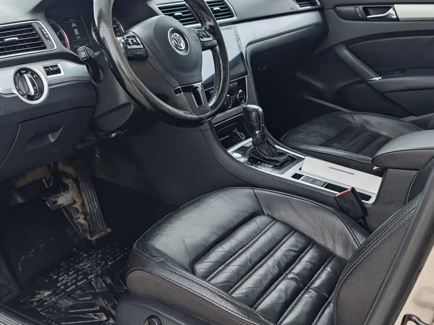 Volkswagen Passat 2015 1.8TSI Automatic Prestige Edition фото 5