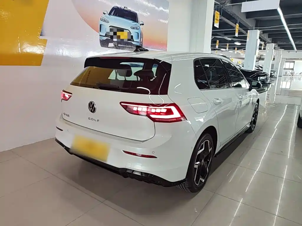 Volkswagen Golf 2025 2025 300TSI R-Line