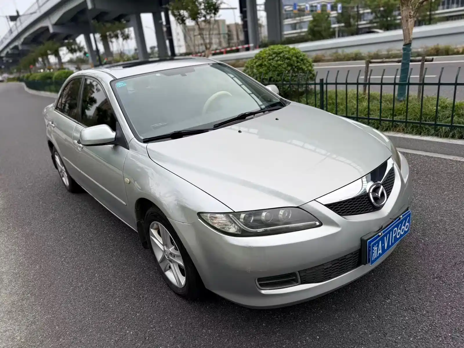 Photo 3 - Mazda 6
