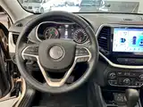 صورة 14 - Jeep Cherokee