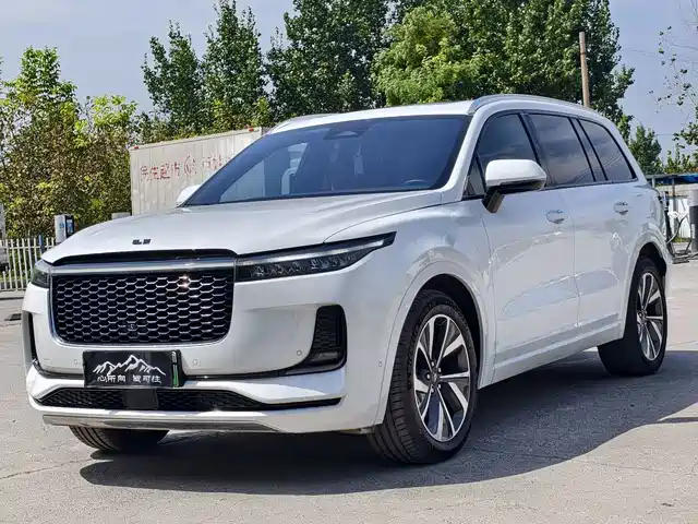 Li Auto ONE Последовательный гибрид, 6 мест
