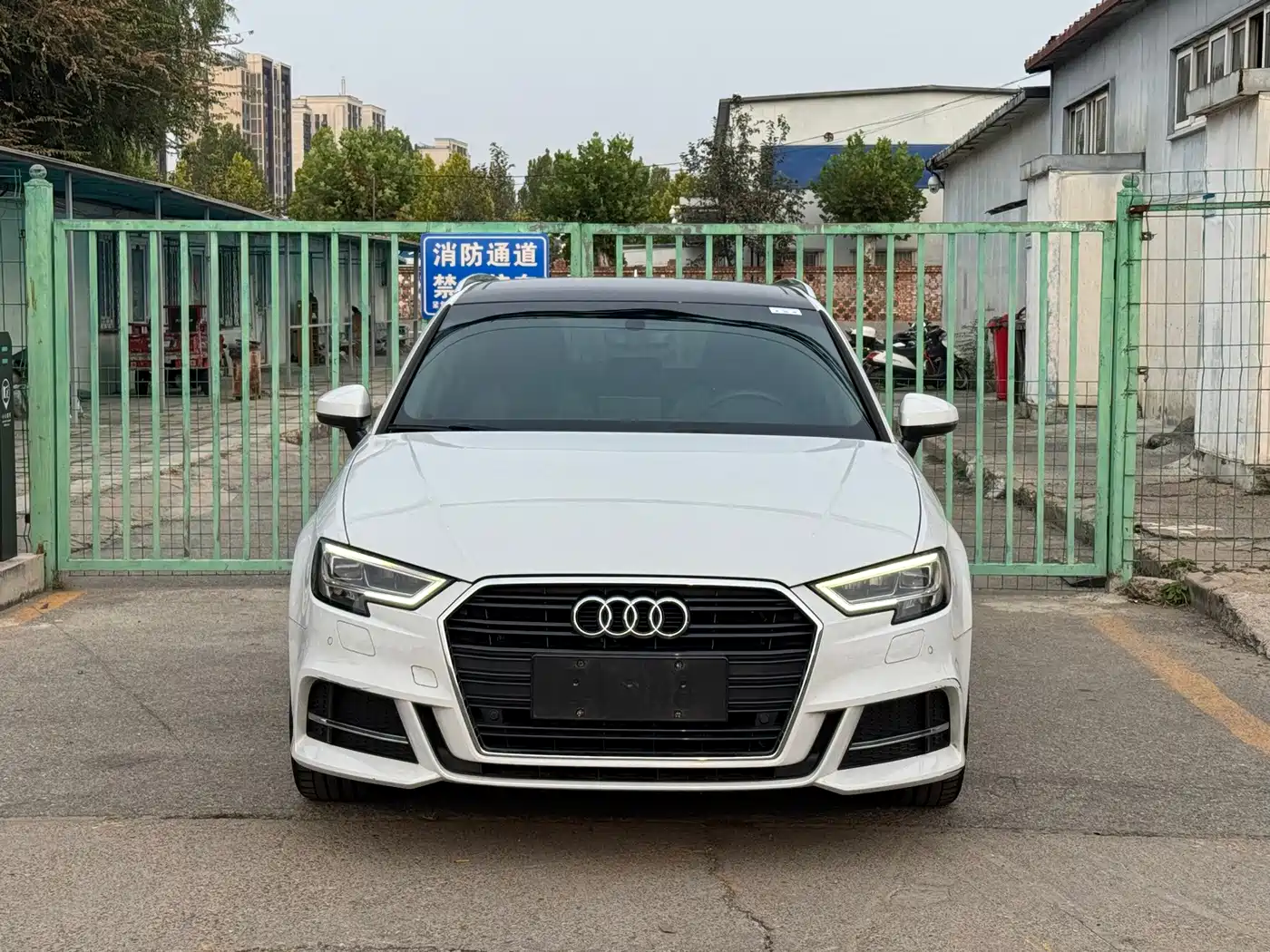 Photo 2 - Audi A3