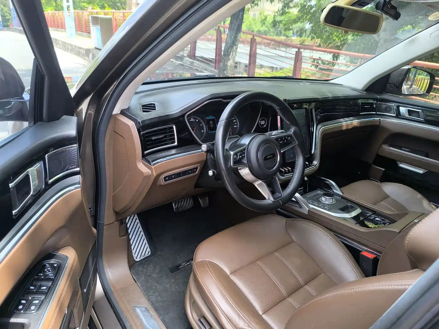 Zotye T800 2019 2018 2.0T Automatic Premium Smart Connection 7-seater
