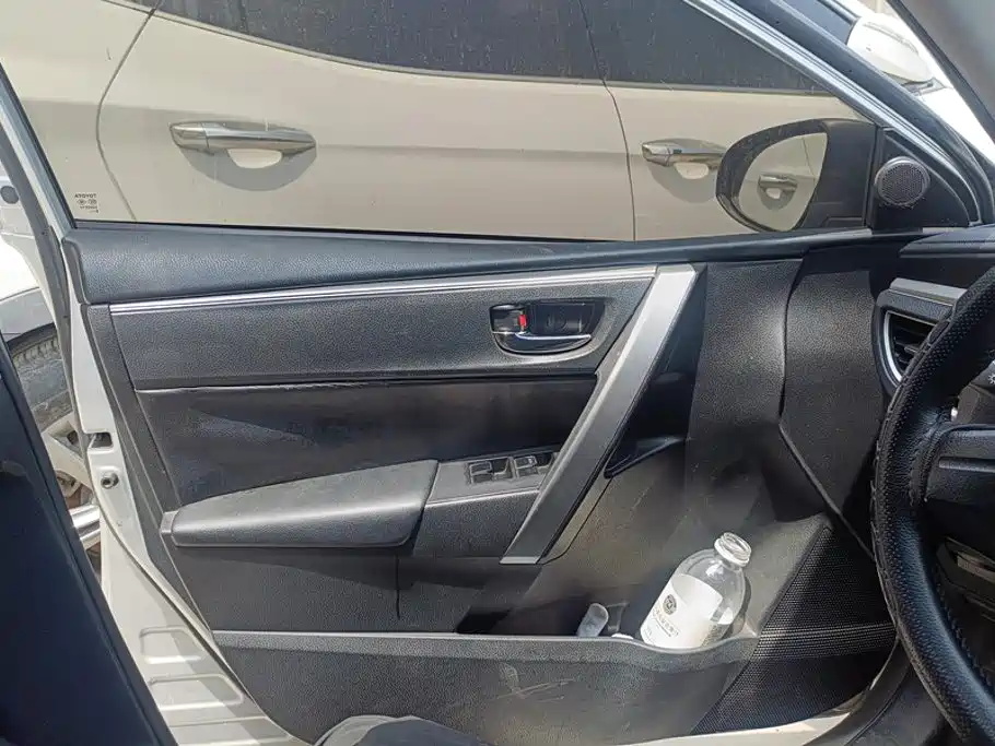 Photo 7 - Toyota Corolla