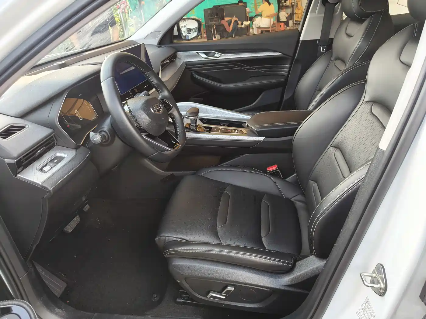 Фото 4 - Geely Preface