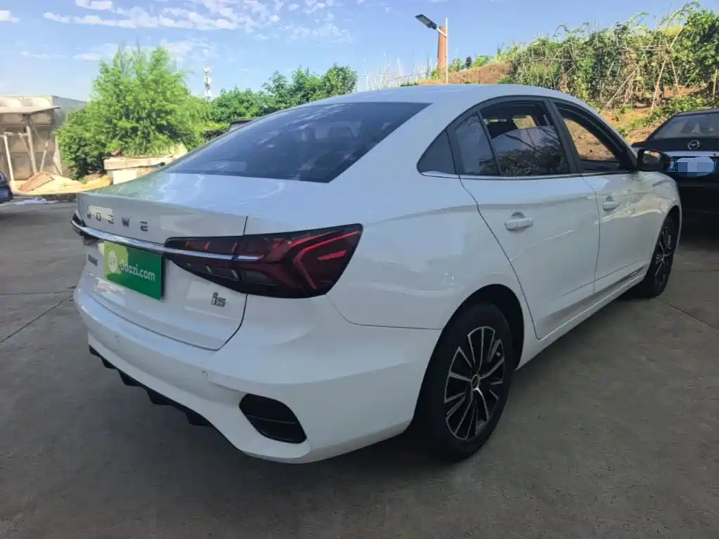 Фото 7 - Roewe i5