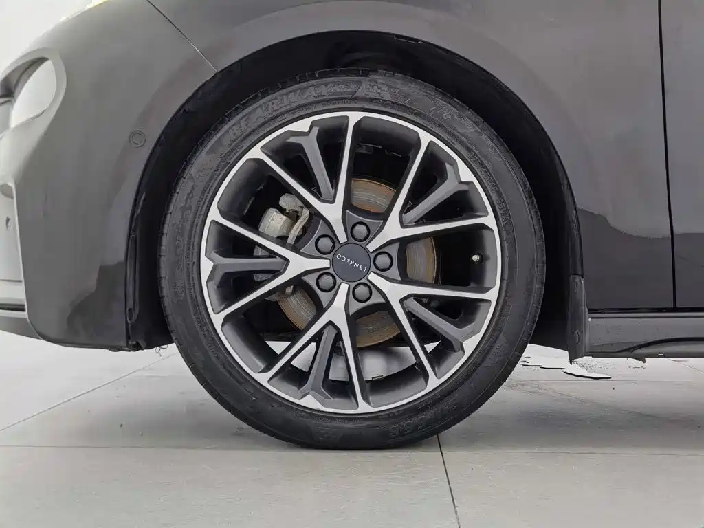 صورة 17 - Lynk & Co 03