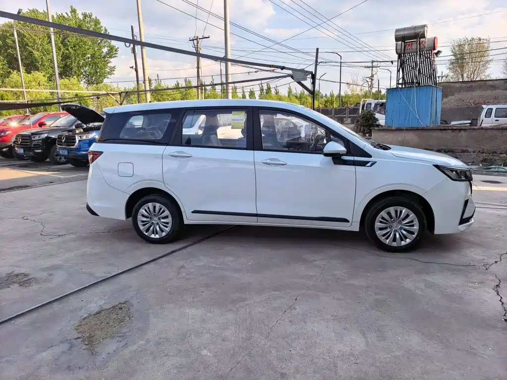 Wuling Motors Wuling Jiachen 2026 2022 1.5L Manual Joy Elite