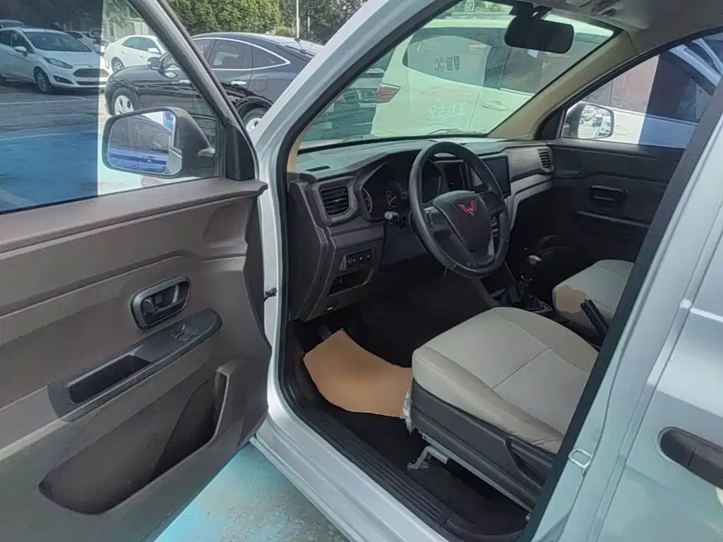 Wuling Motors Wuling Hongguang V 2023 2022 1.5L Power Take Edition Electric Power Steering LAR