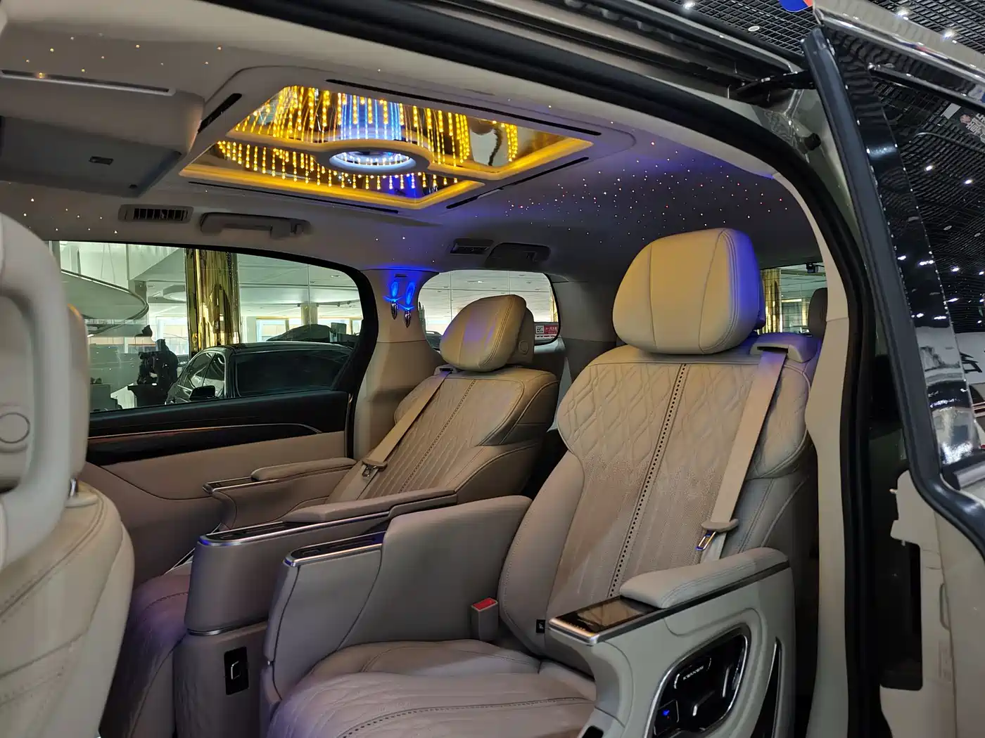 Buick GL8 2021 ES Landlord 653T Comfort фото 6