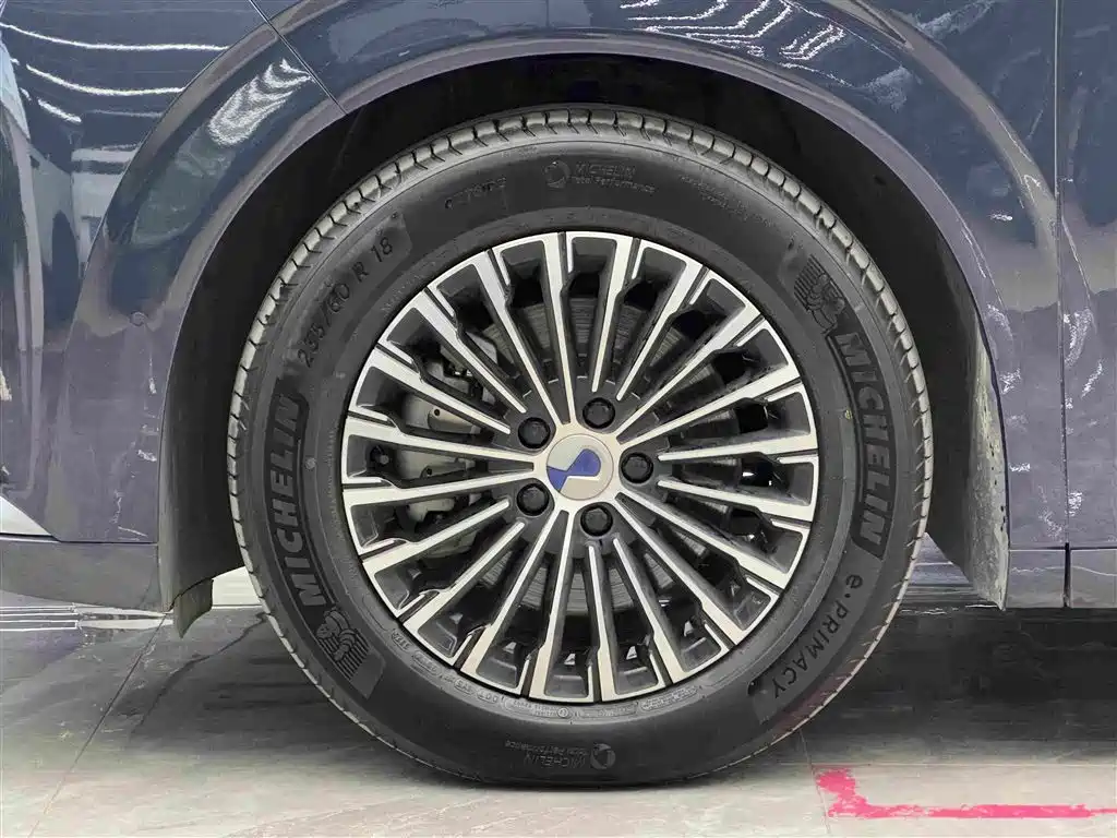 Denza D9 2025 2025 Model DM-i Smart Drive Edition 1020 AWD Flagship