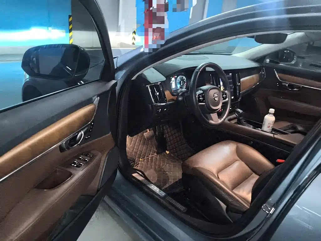 Photo 13 - Volvo S90