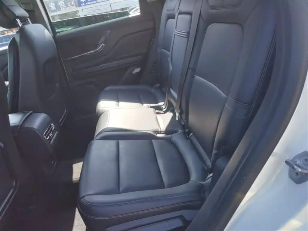 LINCOLN ADVENTURER
