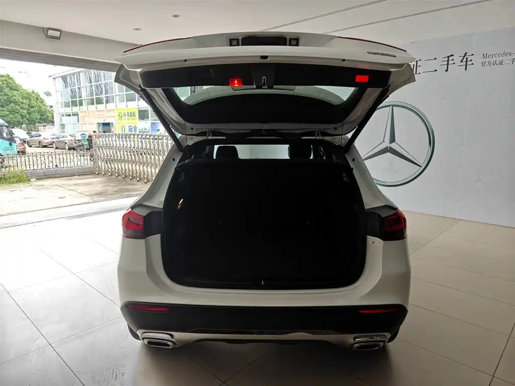 Mercedes-Benz GLA 2023 2023 GLA 220