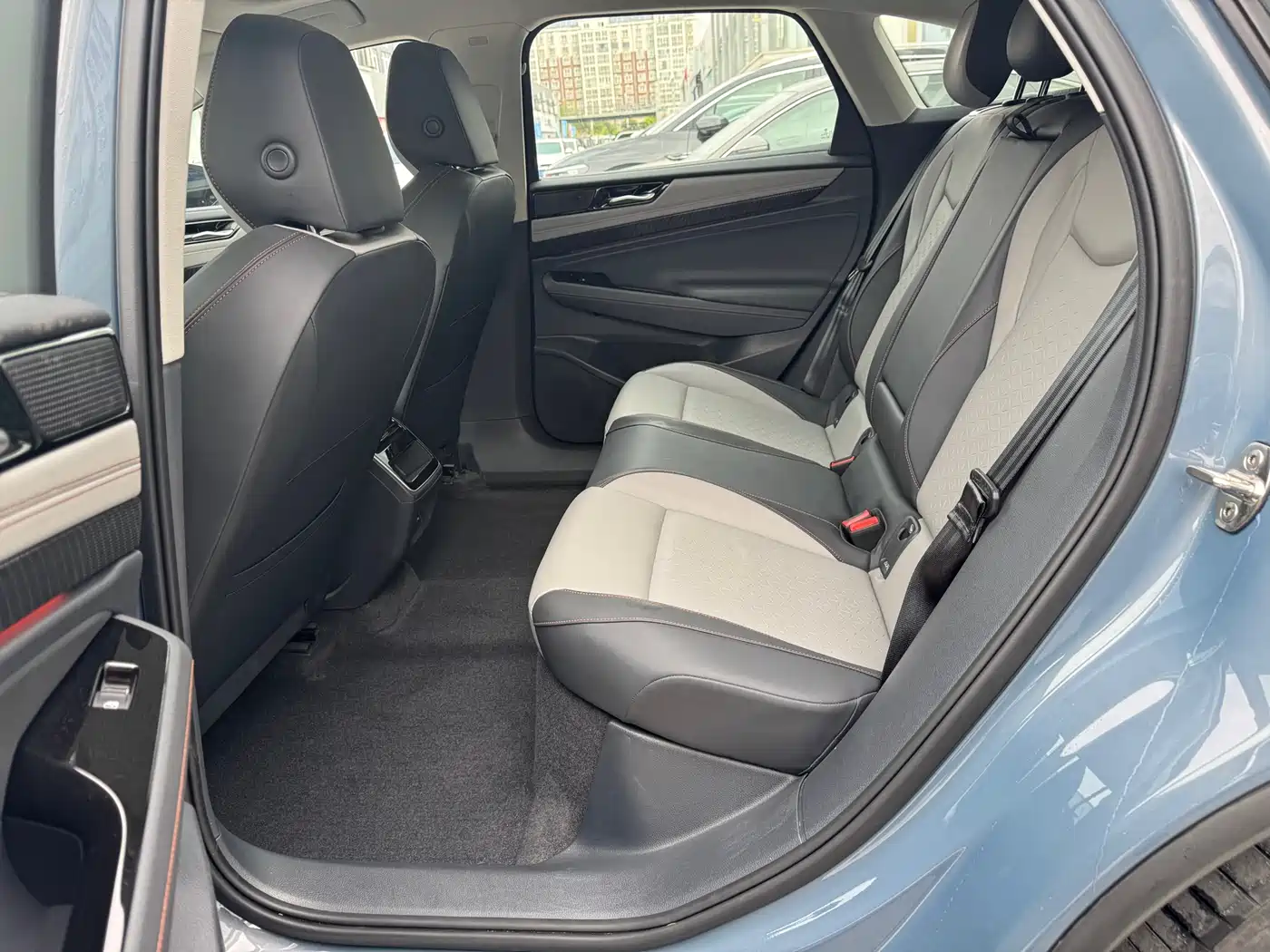 VOLKSWAGEN ID.7 VIZZION