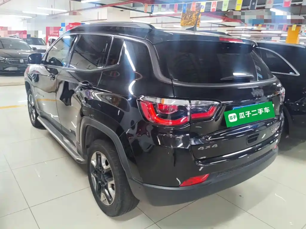 Фото 5 - Jeep Compass