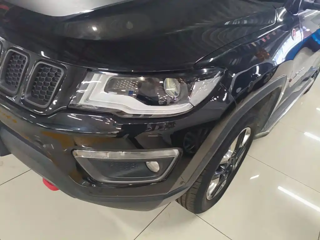 Фото 24 - Jeep Compass