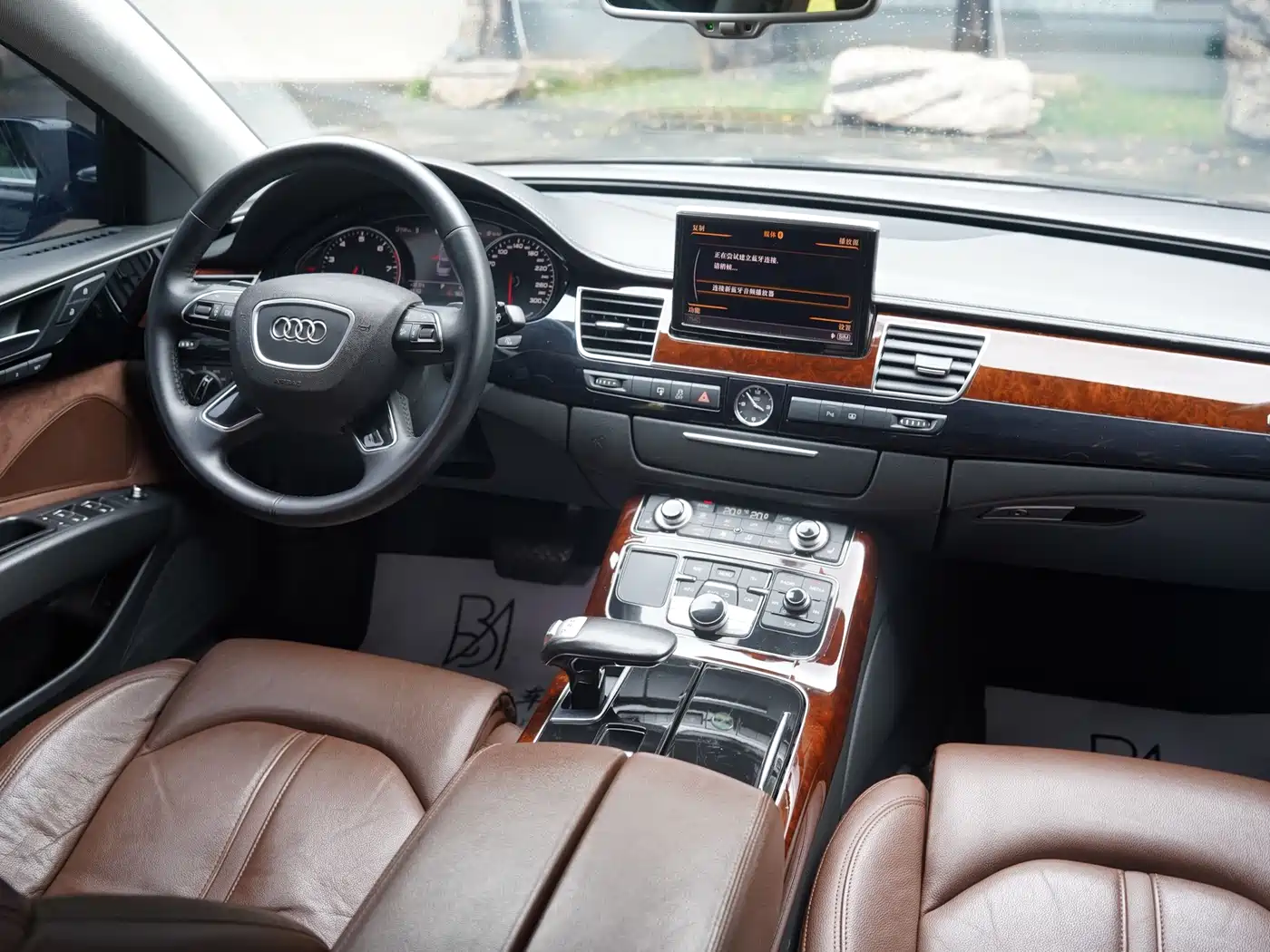 Фото 19 - Audi A8