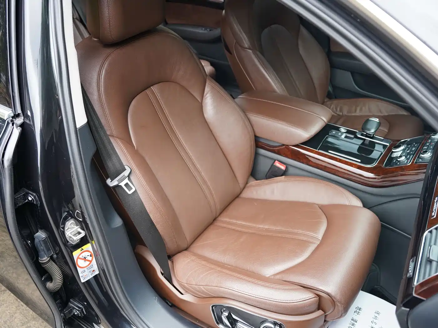 Фото 14 - Audi A8