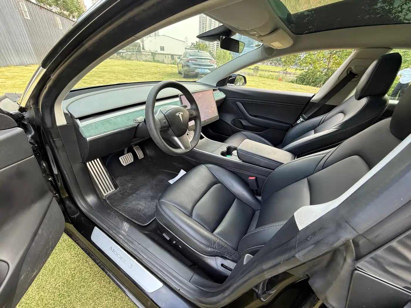 Tesla Model 3 (Import) 2019 2019 Long Range RWD Version