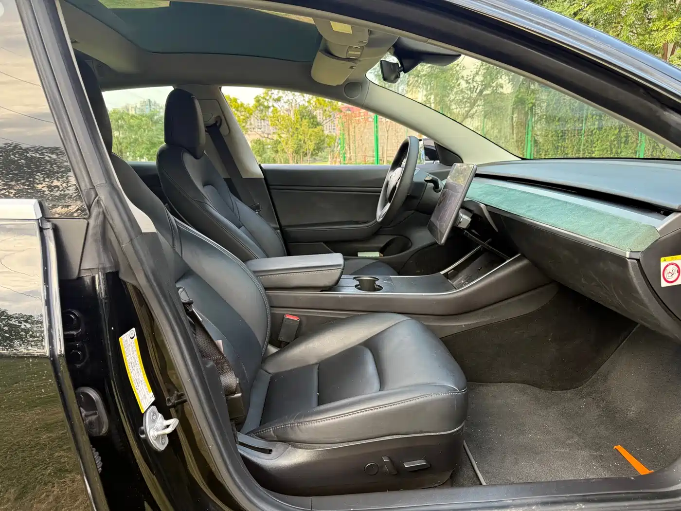 Tesla Model 3 (Import) 2019 2019 Long Range RWD Version