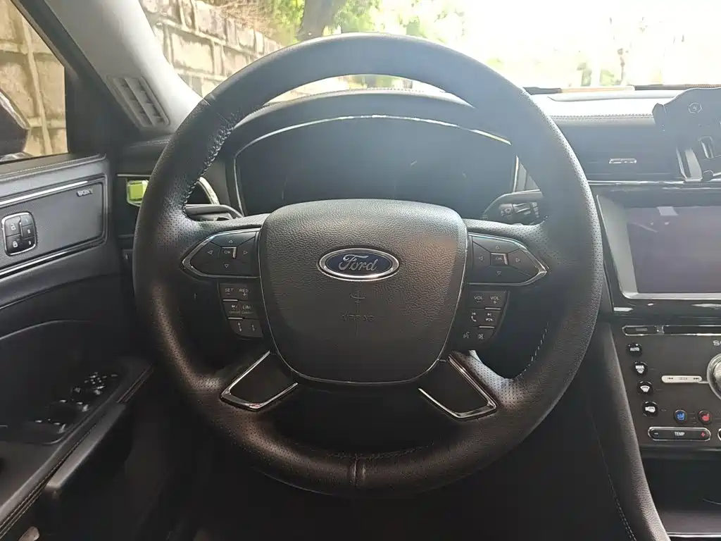 Ford Taurus 2016 2015 EcoBoost 325 V6 Flagship