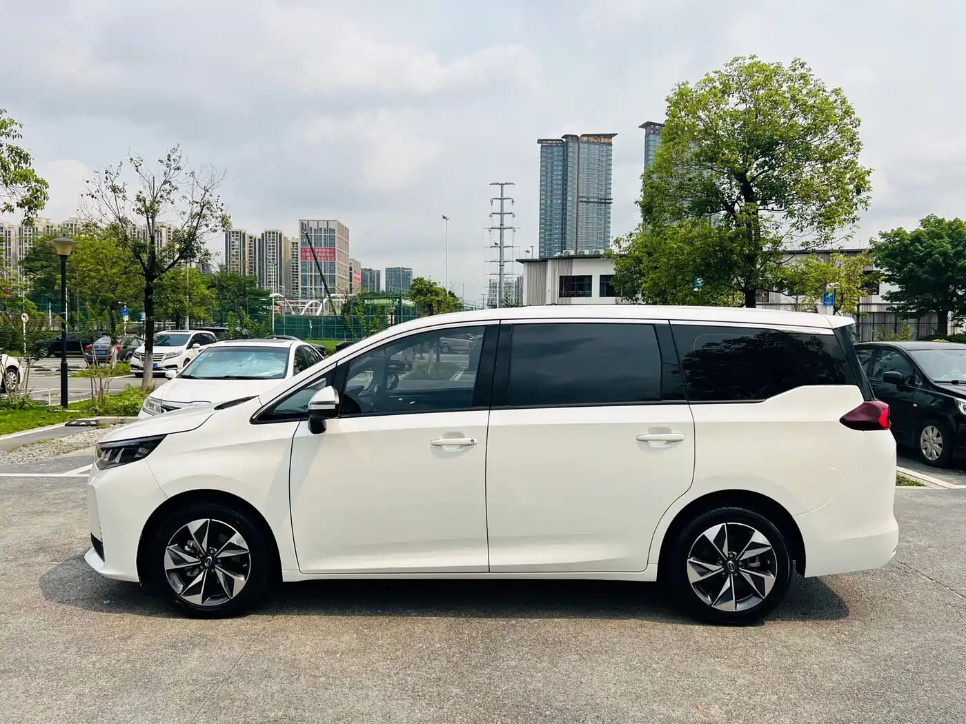 GAC Trumpchi Trumpchi M6 2021 PRO 270T DCT Luxury Edition фото 7