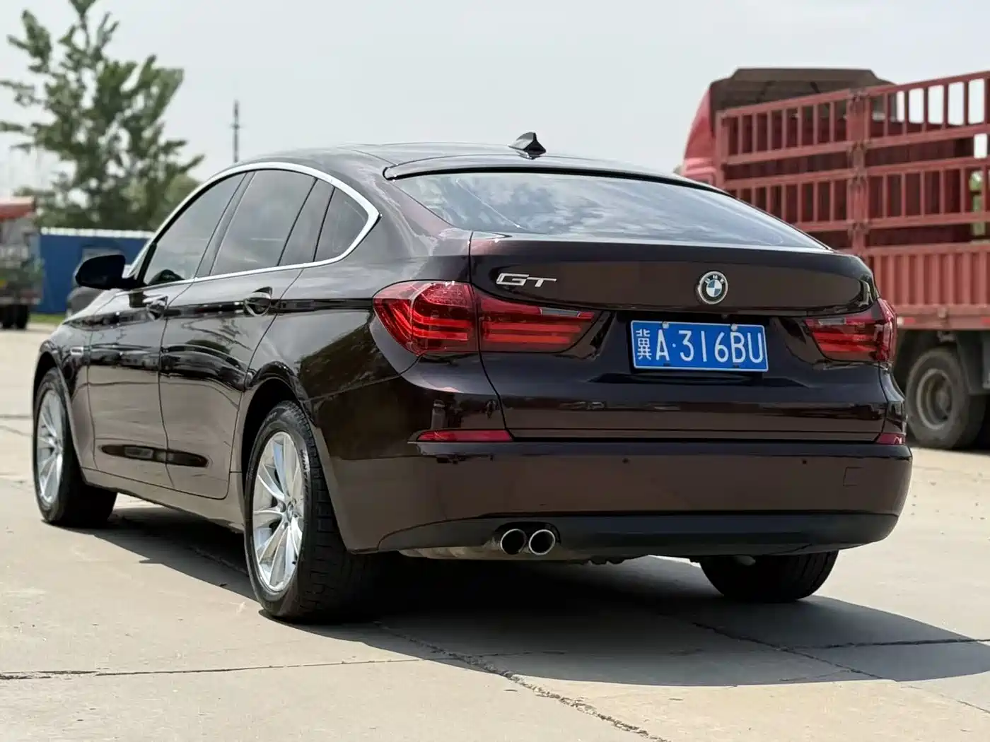 BMW 5 Series GT 2014 528i Leading фото 13