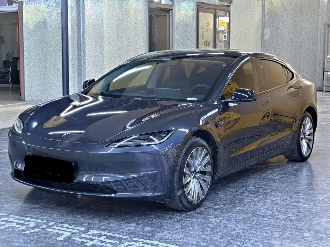 TESLA MODEL 3