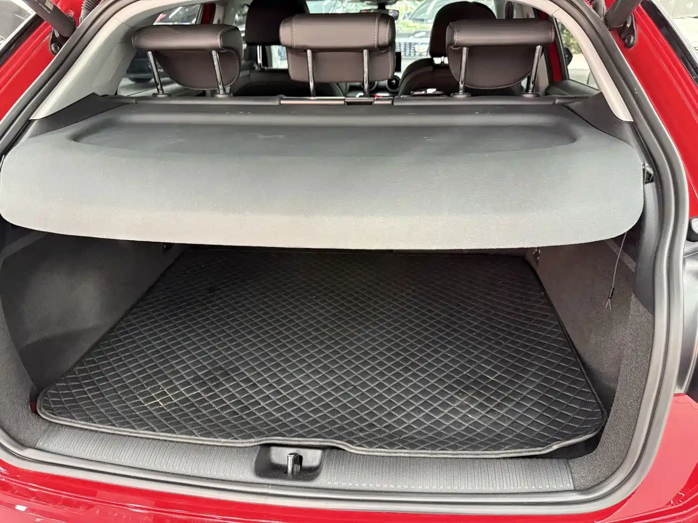 Фото 13 - Audi Q2L